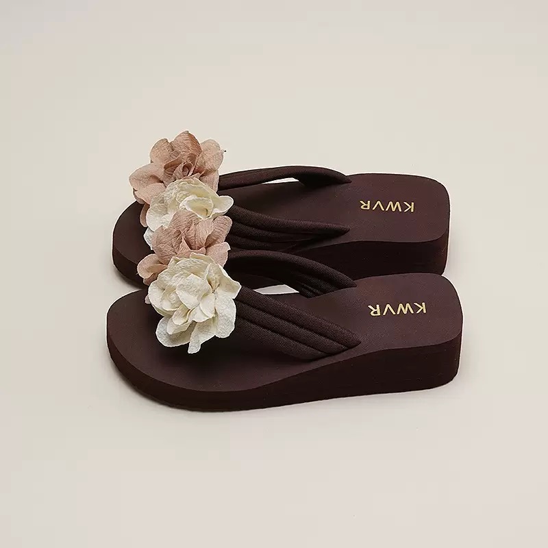 Kall Shopping Kall Shopping Floral Embellished Platform Flip Flops 40 size: 40